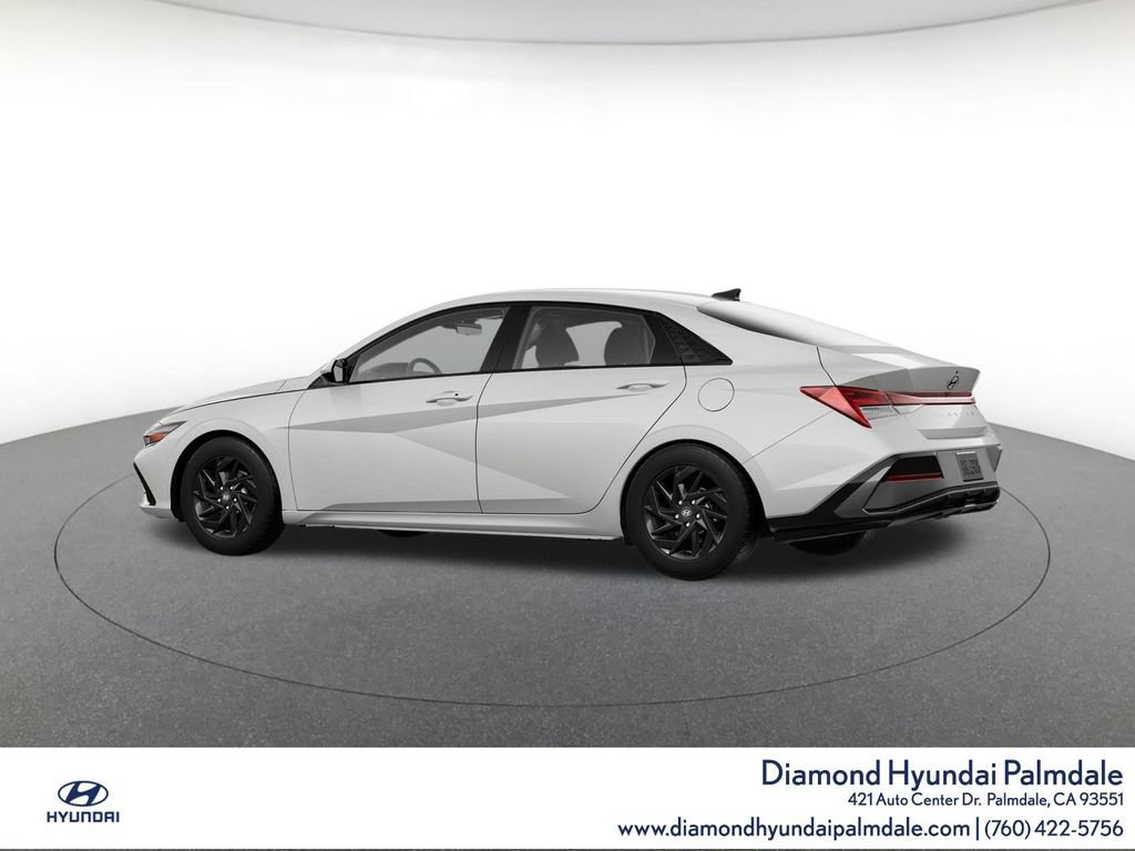 Used 2024 Hyundai Elantra SEL FWD image 4