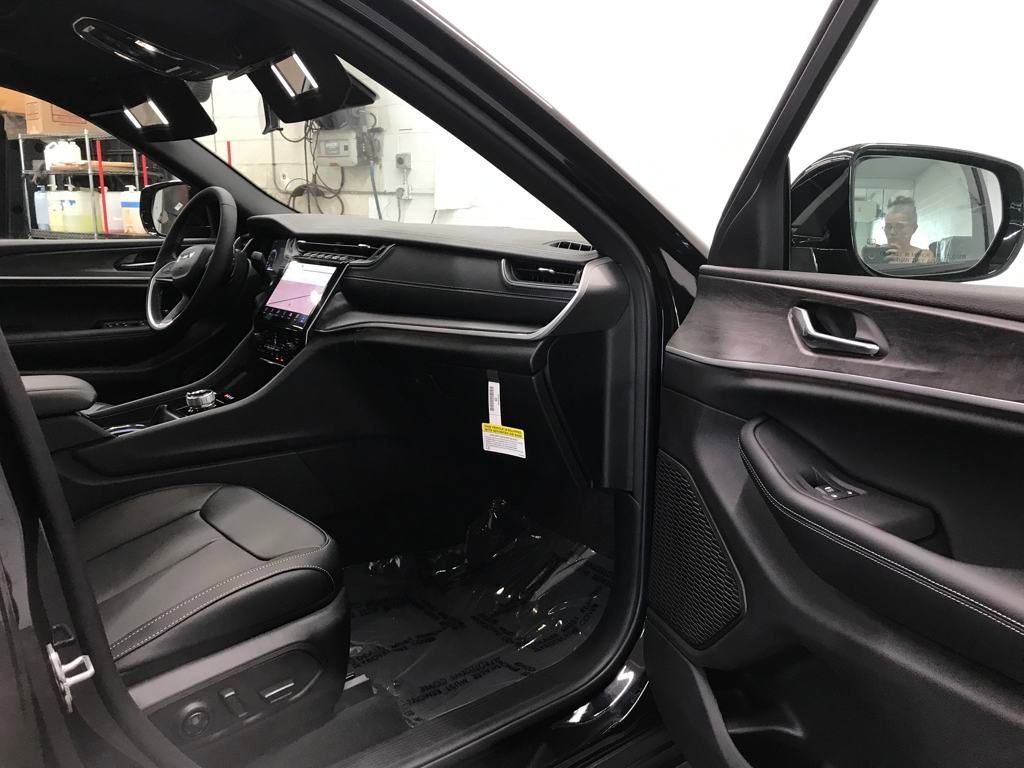 New 2025 Jeep Grand Cherokee L Limited image 42