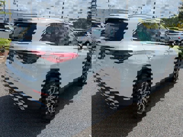 Used 2026 Mercedes-Benz GLC 300 image 4