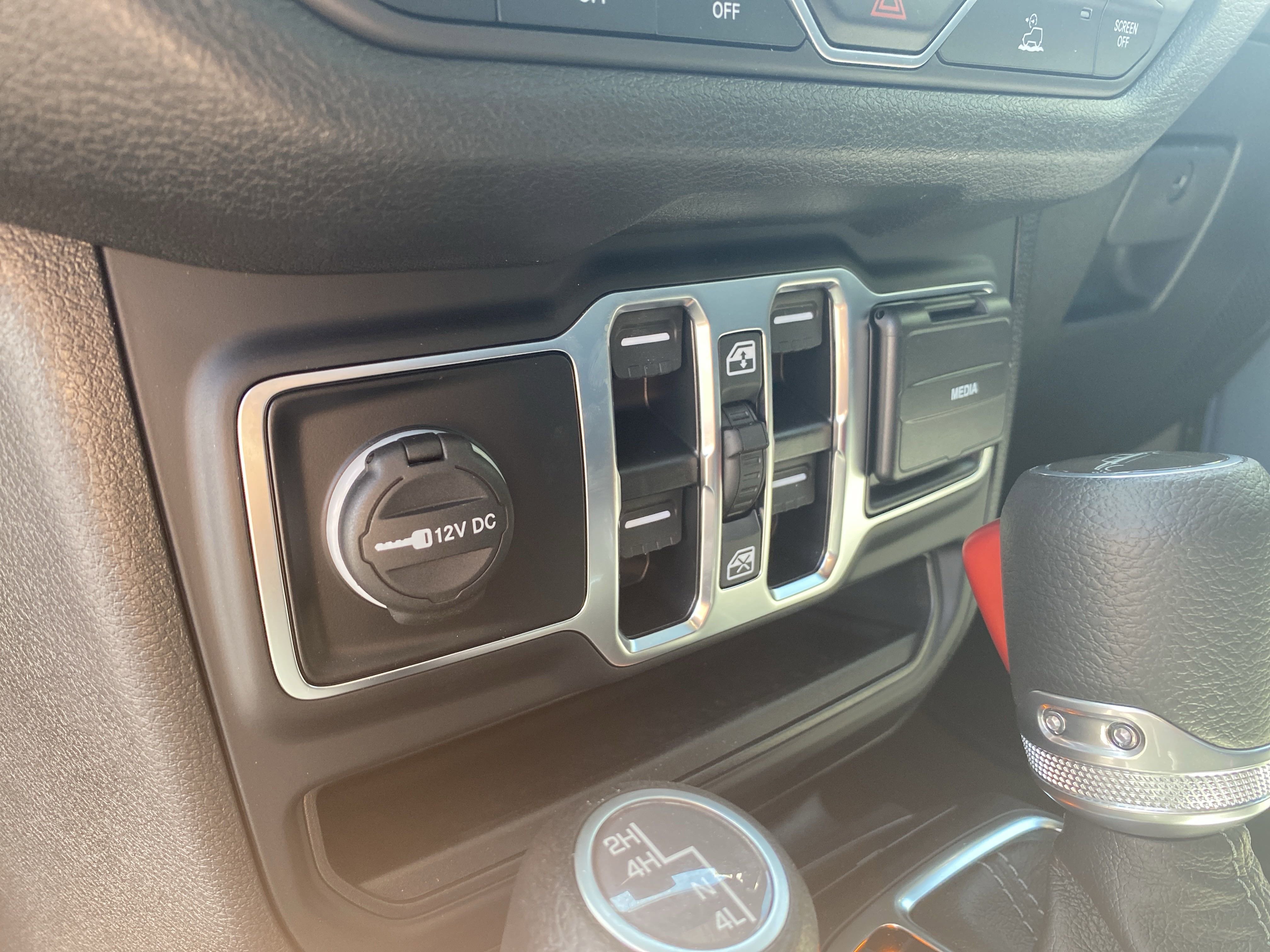 New 2025 Jeep Gladiator Sport image 8