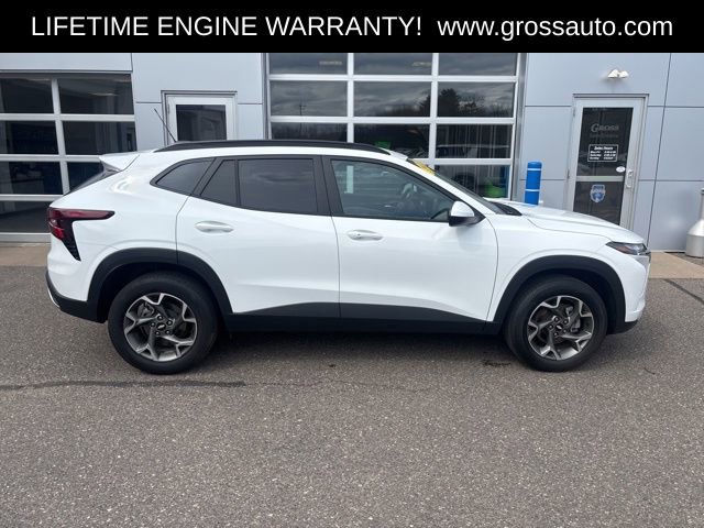 Used 2025 Chevrolet Trax LT w/ LT Convenience Package FWD image 8