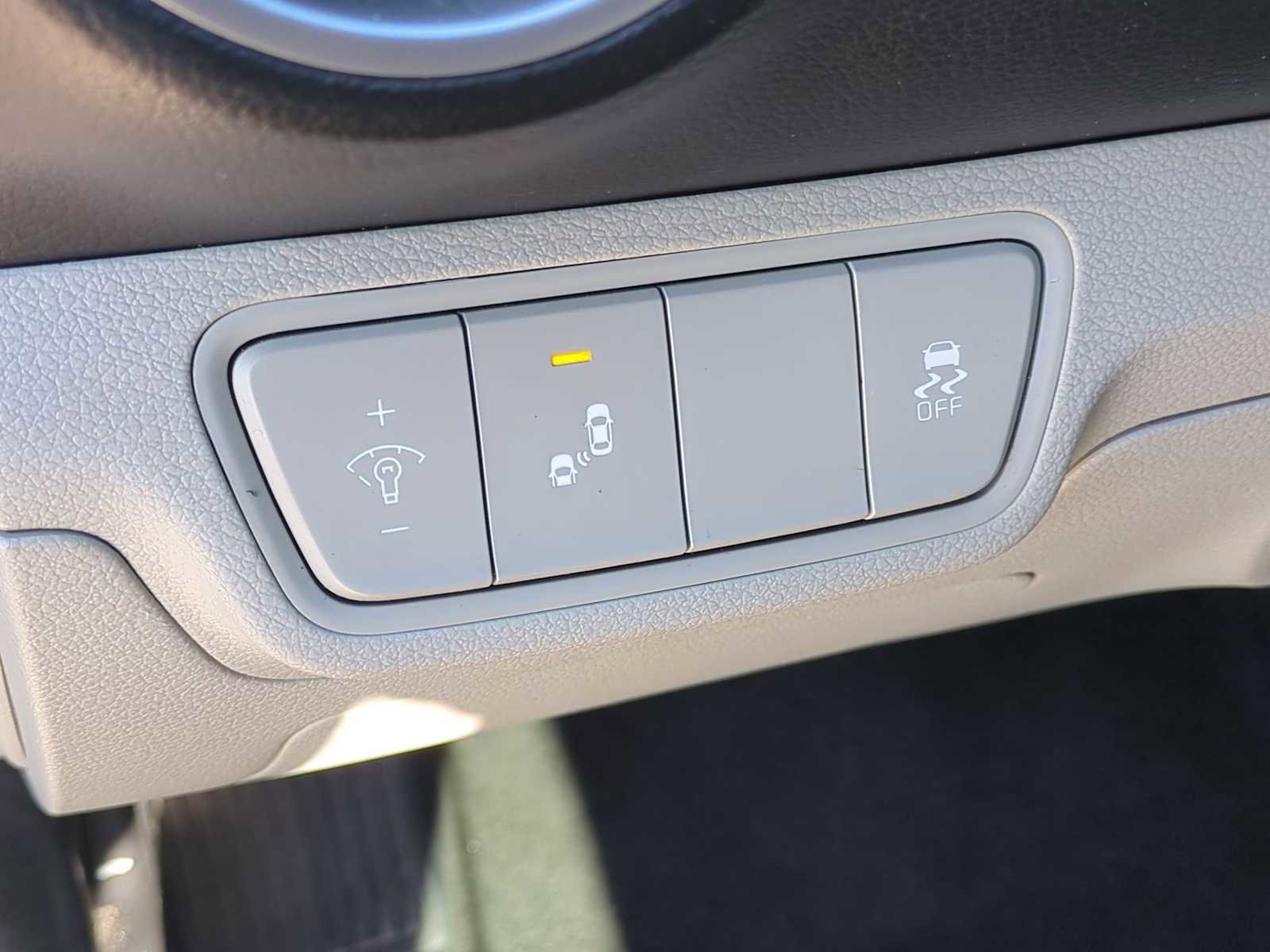 Used 2023 Kia Forte LXS w/ LXS Technology Package image 32