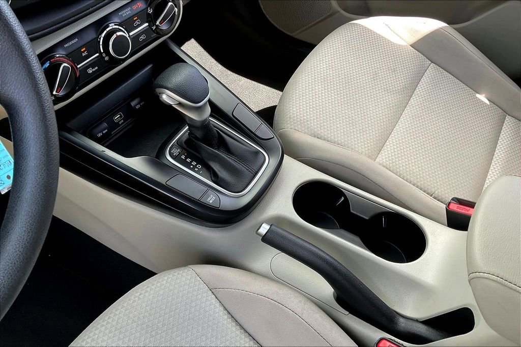 Used 2025 Kia Soul LX w/ LX Technology Package FWD image 18