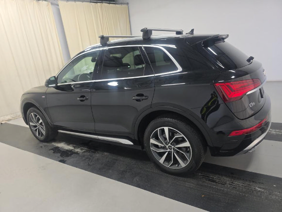 Used 2023 Audi Q5 2.0T Premium Plus w/ Premium Plus Package AWD/4WD image 4