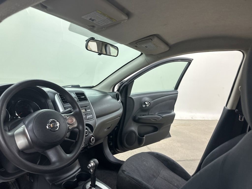 Used 2014 Nissan Versa SV image 27