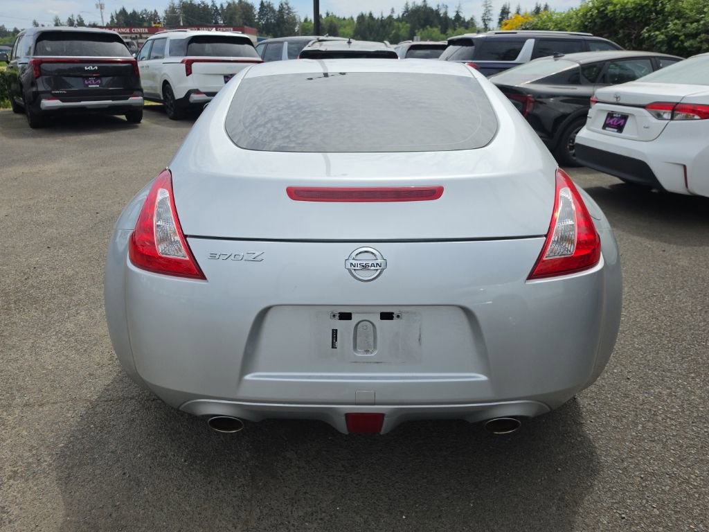 Used 2016 Nissan 370Z Coupe RWD image 3