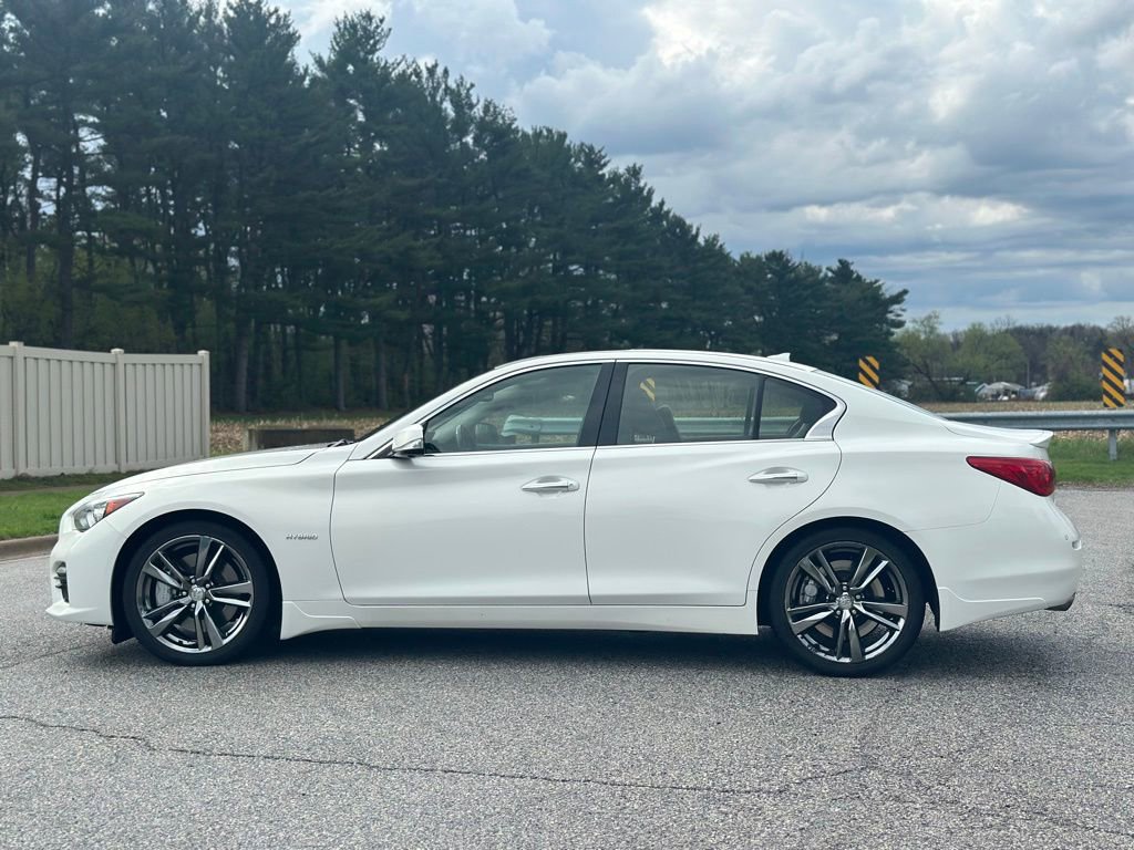Used 2015 INFINITI Q50 Sport w/ Deluxe Technology Package image 4