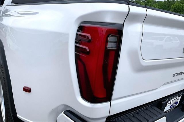 Used 2025 GMC Sierra 3500 Denali Ultimate AWD/4WD image 33
