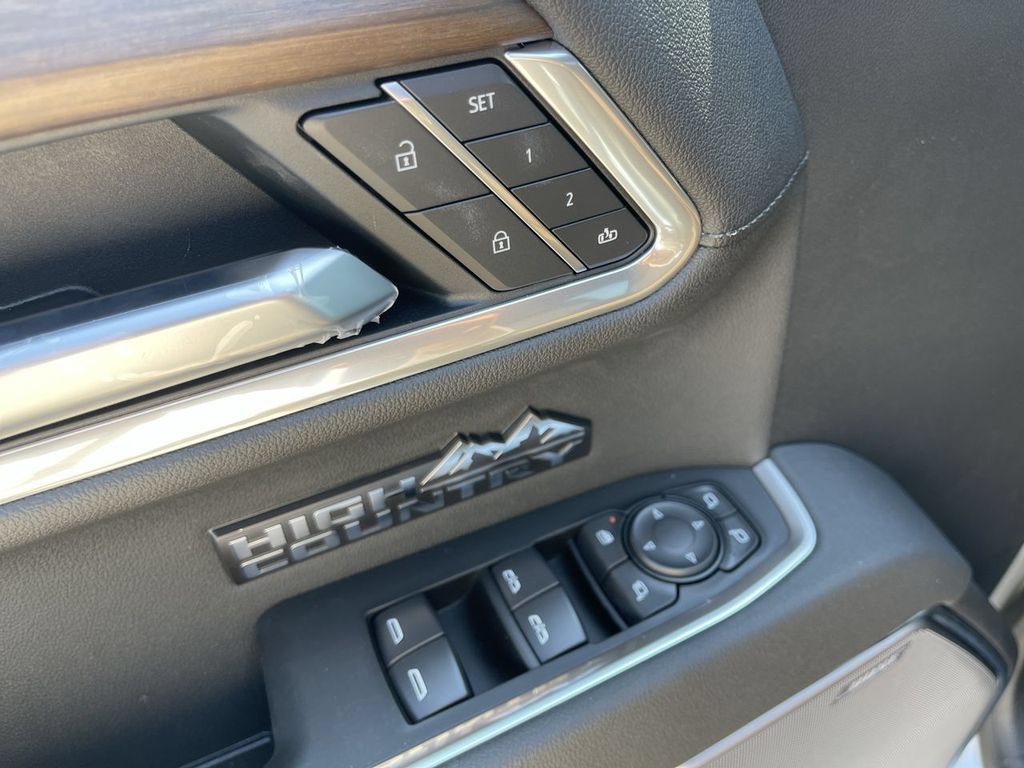 New 2026 Chevrolet Silverado 1500 High Country AWD/4WD image 13