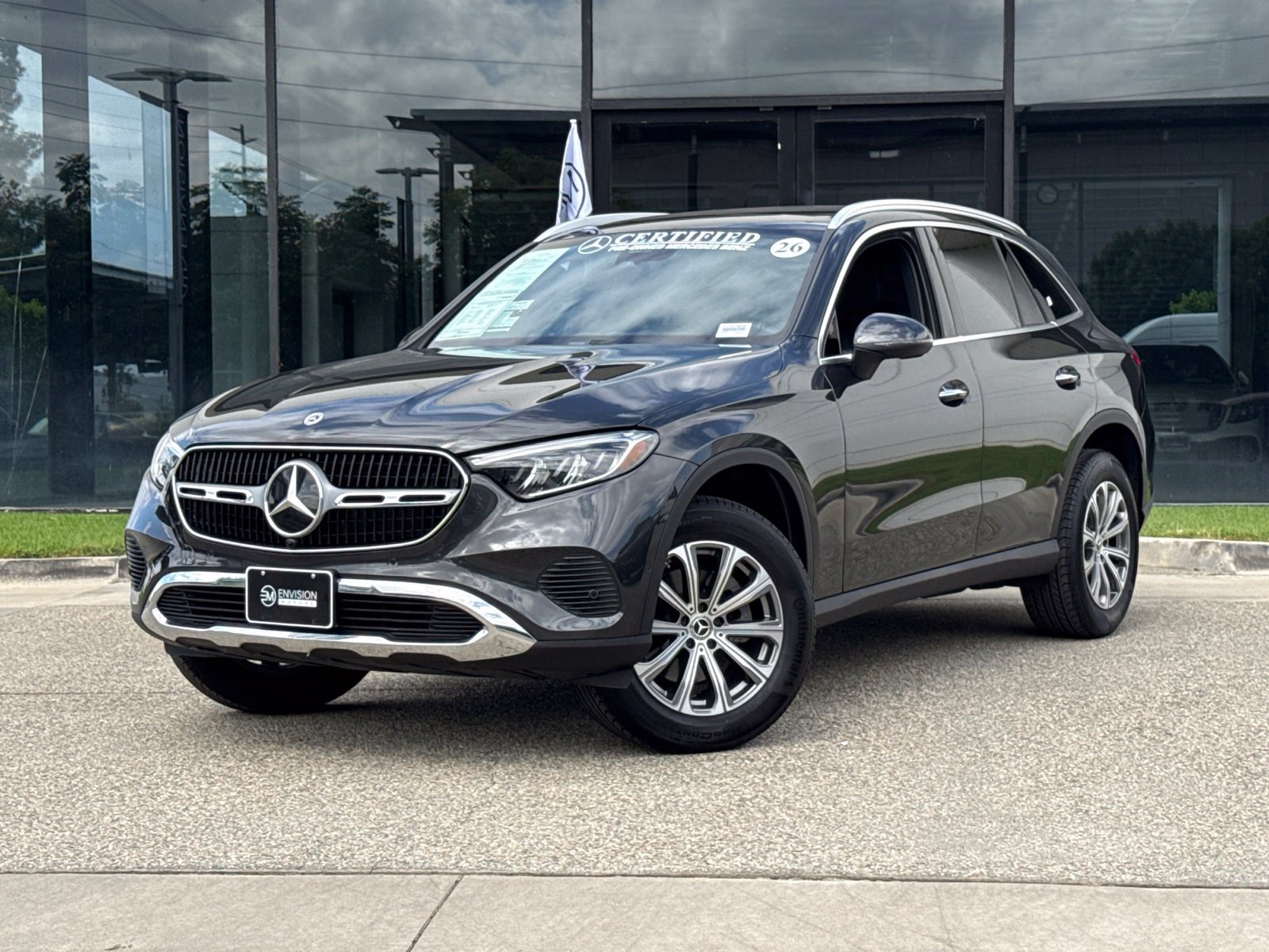Used 2026 Mercedes-Benz GLC 300 image 2