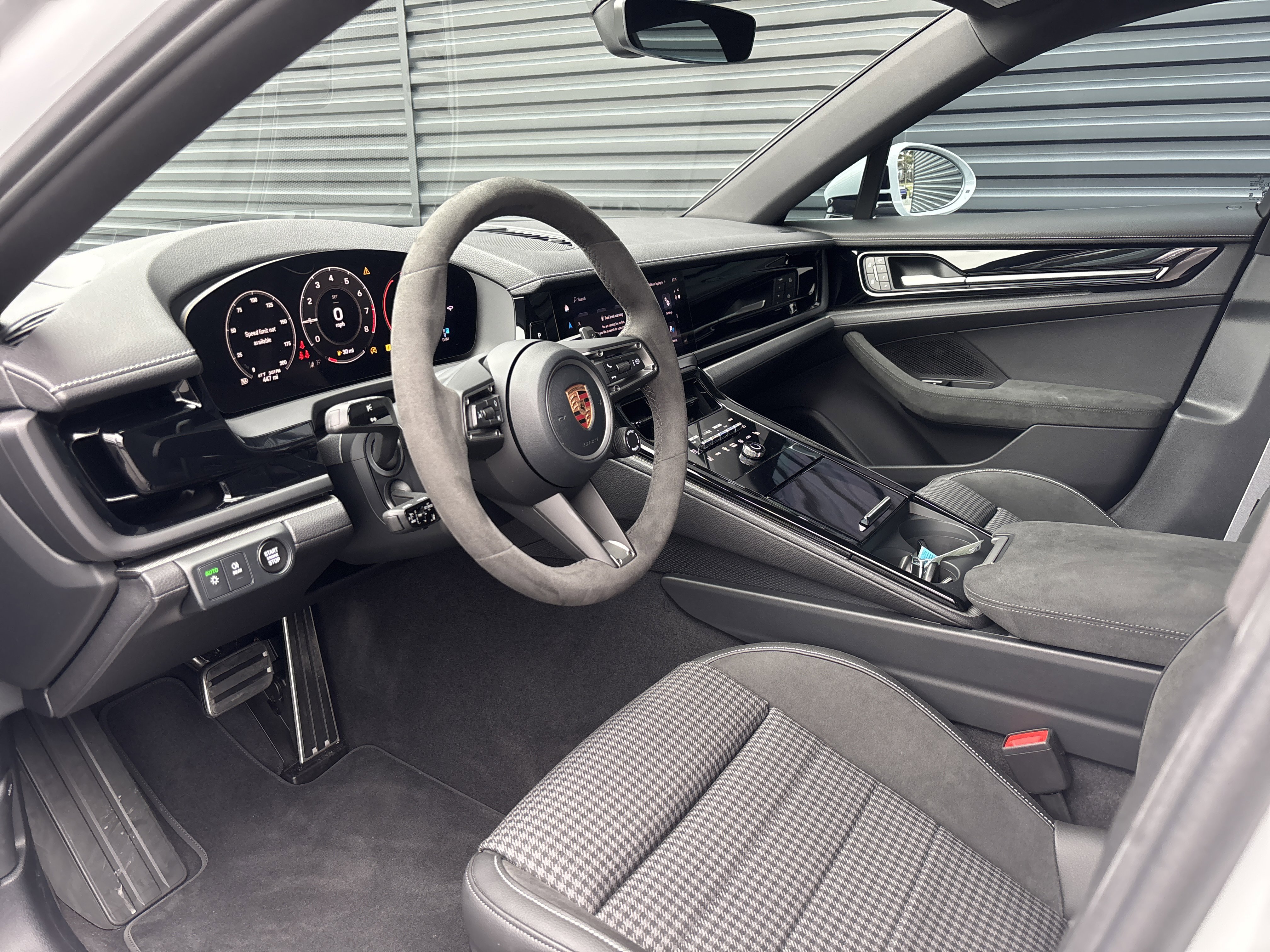 Certified 2026 Porsche Panamera image 10