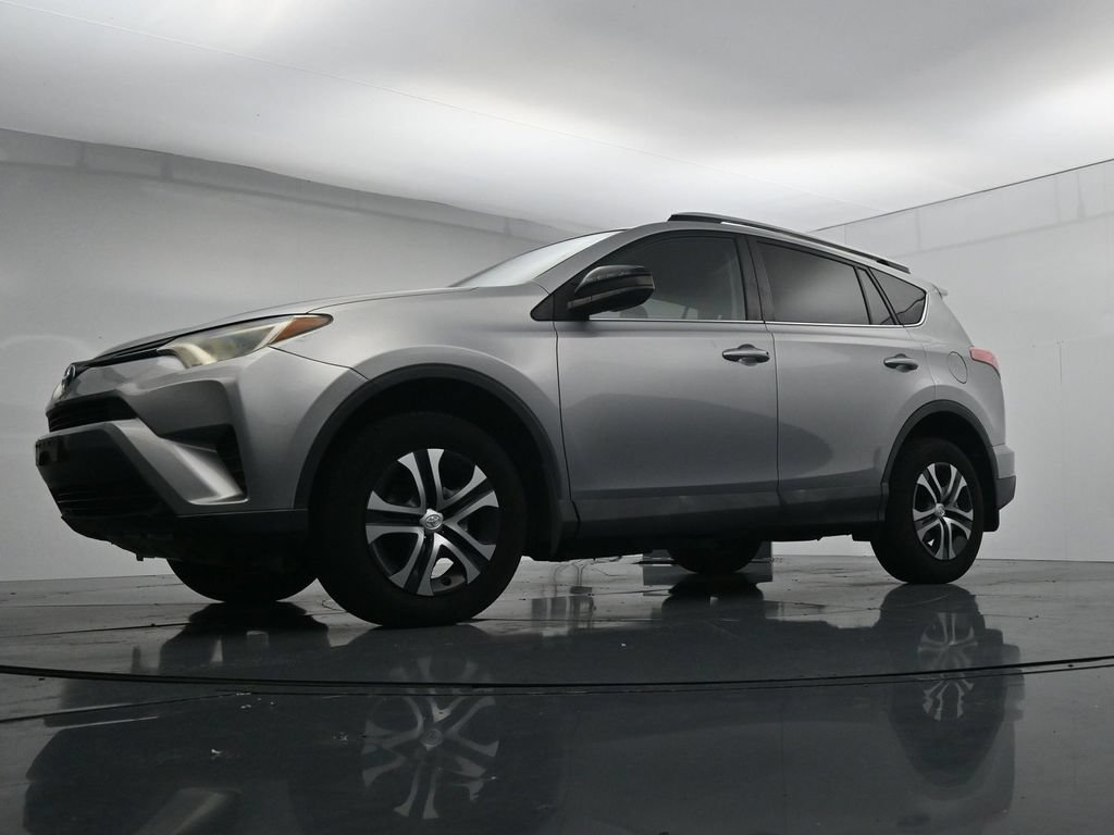 Used 2016 Toyota RAV4 LE AWD/4WD image 35