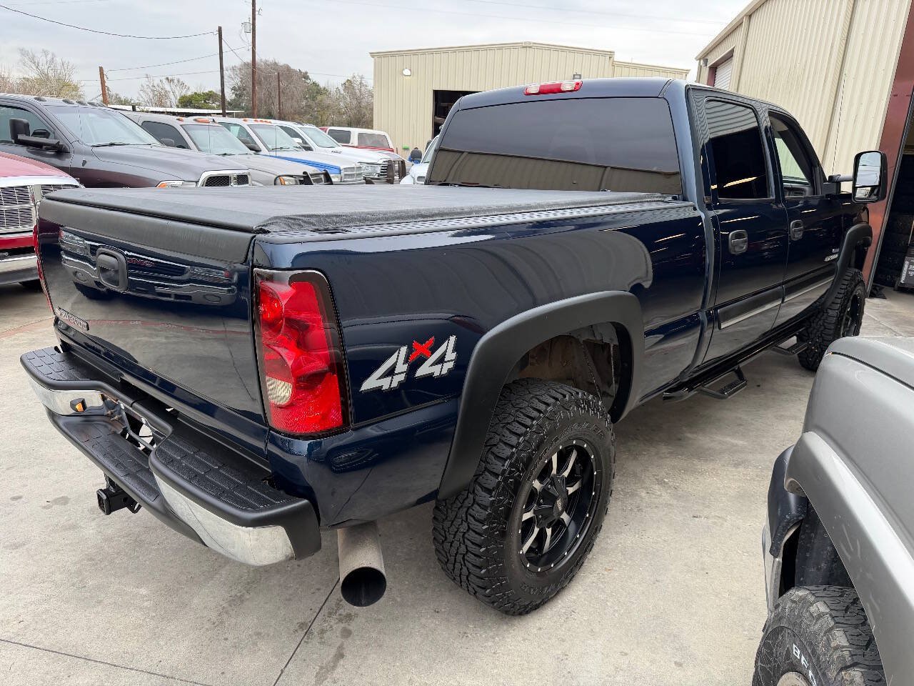 Used 2006 Chevrolet Silverado 2500 LT w/ Heavy-Duty Power Package AWD/4WD image 24