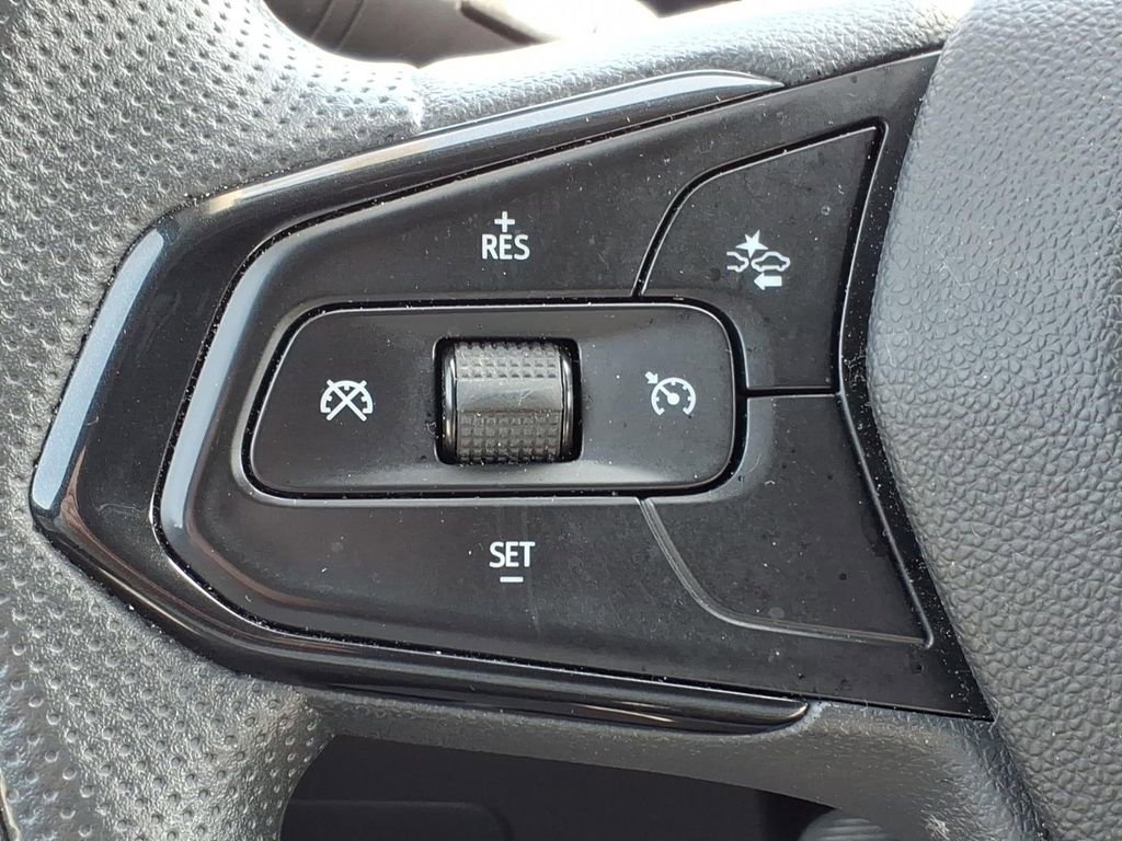 Used 2025 Chevrolet Trax LT image 23