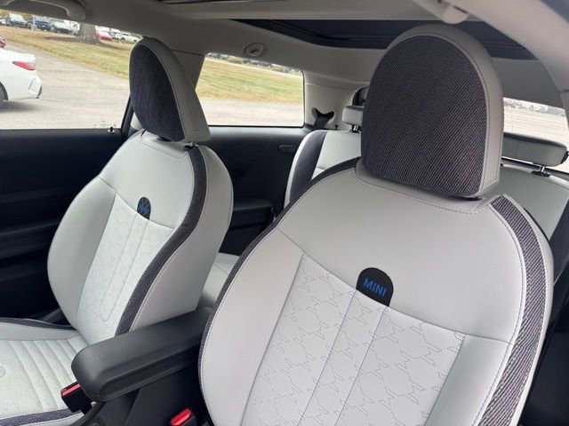 Certified 2025 MINI Cooper S image 7