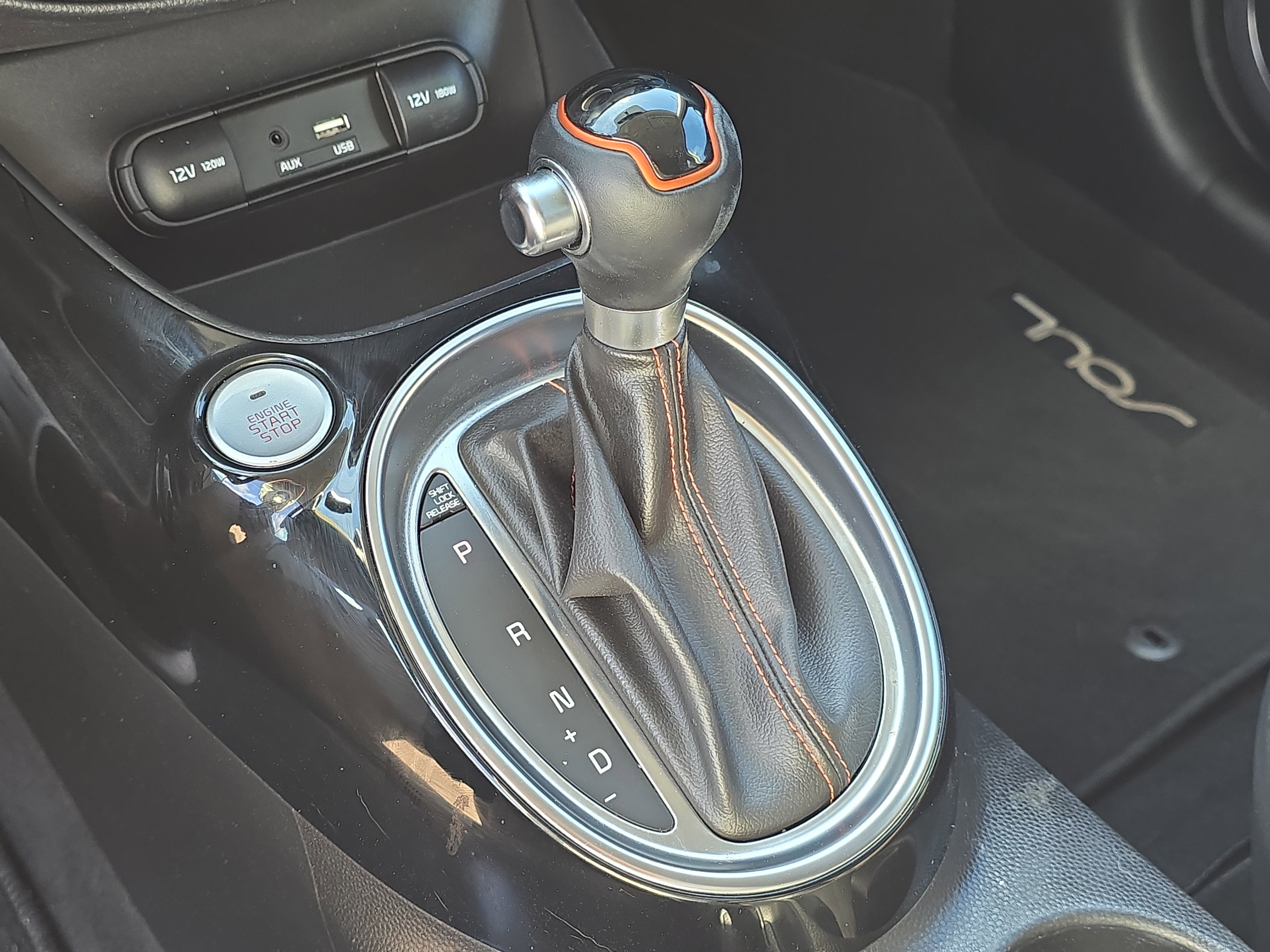 Certified 2018 Kia Soul ! w/ Tech Package FWD image 26