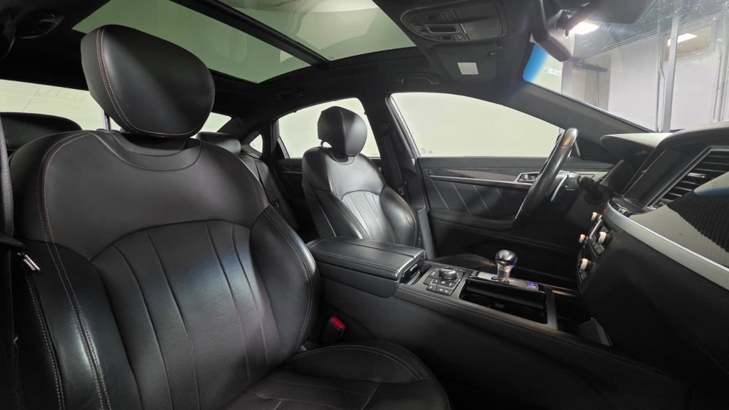 Used 2019 Genesis G80 3.3T Sport image 12