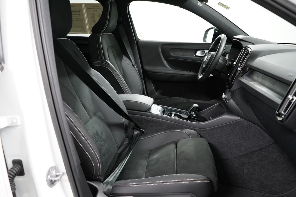 Used 2023 Volvo XC40 Recharge Ultimate AWD/4WD image 23
