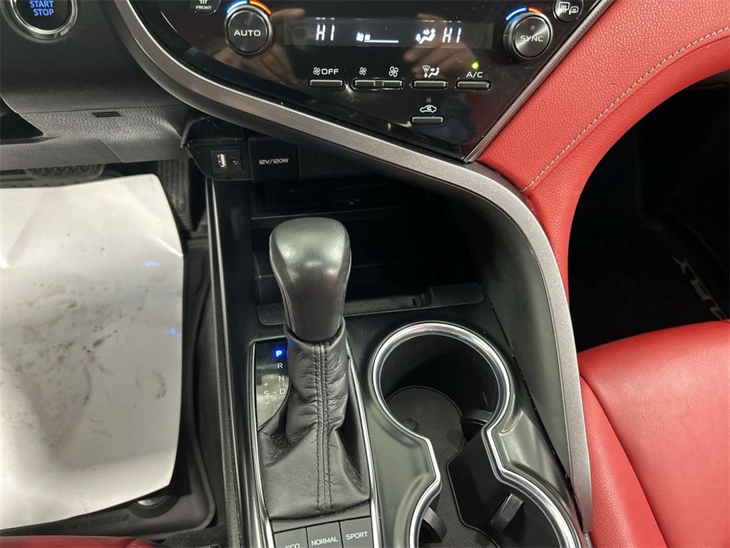 Used 2019 Toyota Camry XSE image 19