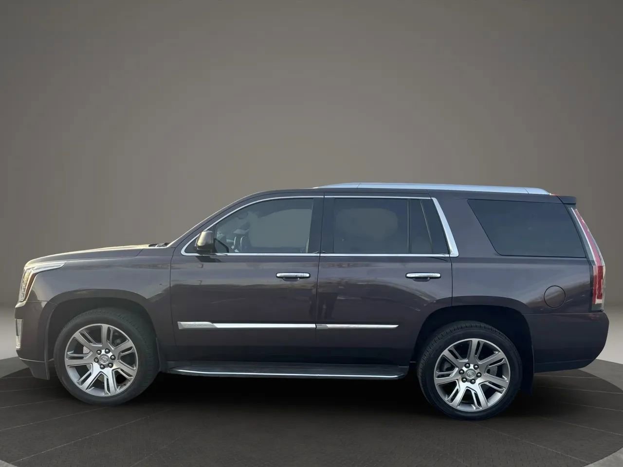 Used 2015 Cadillac Escalade Luxury image 5