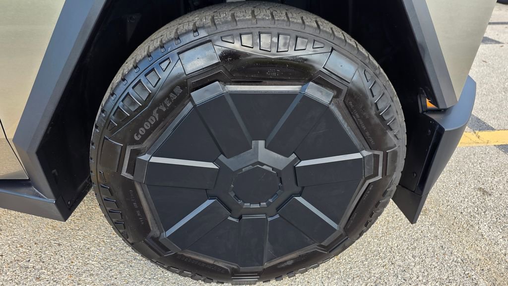Used 2025 Tesla Cybertruck Cyberbeast image 10