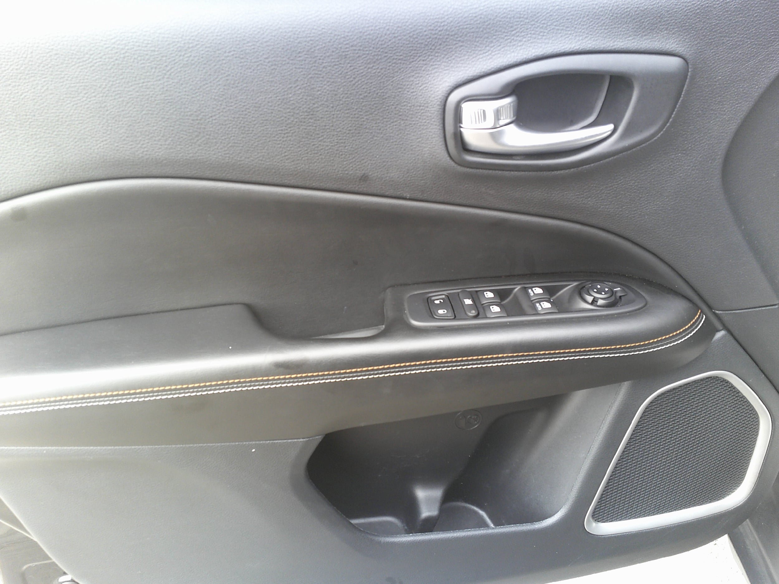 Used 2023 Jeep Compass Limited w/ Sun and Sound Group AWD/4WD image 20