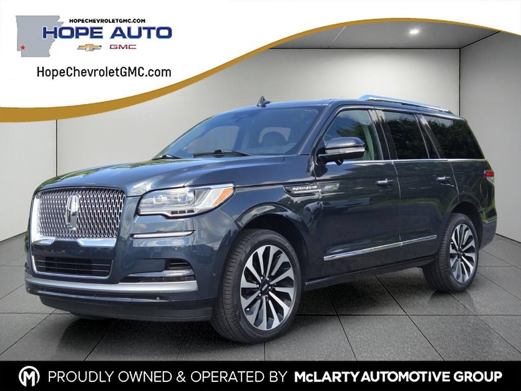 Used 2024 Lincoln Navigator Reserve AWD/4WD image 1