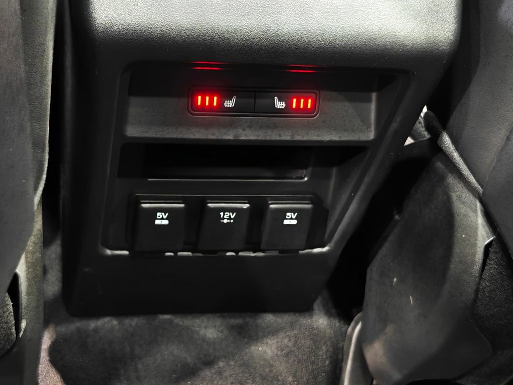 Used 2018 Land Rover Discovery Sport HSE Luxury image 33