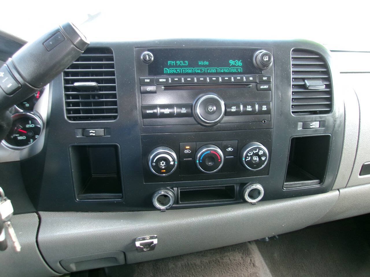 Used 2008 Chevrolet Silverado 2500 W/T AWD/4WD image 17