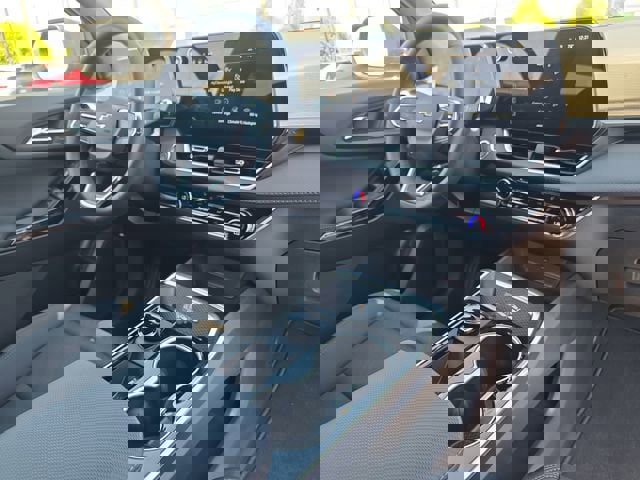 New 2026 Chevrolet Equinox LT w/ Convenience Package II FWD image 16