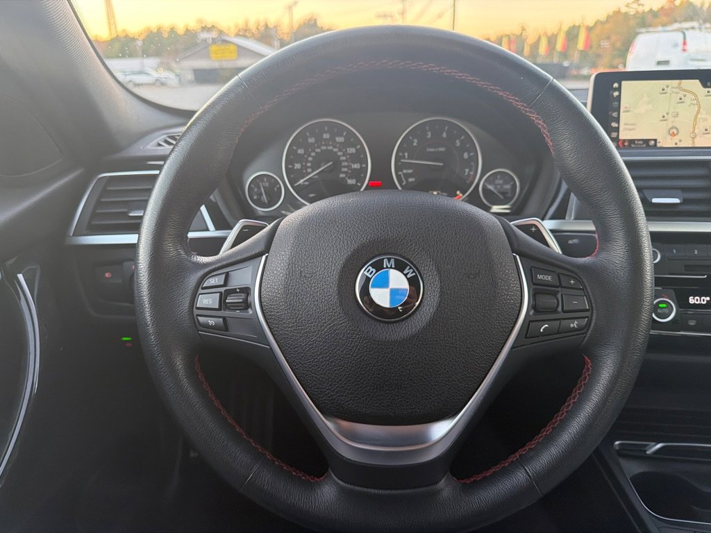 Used 2018 BMW 330i xDrive Sedan image 17