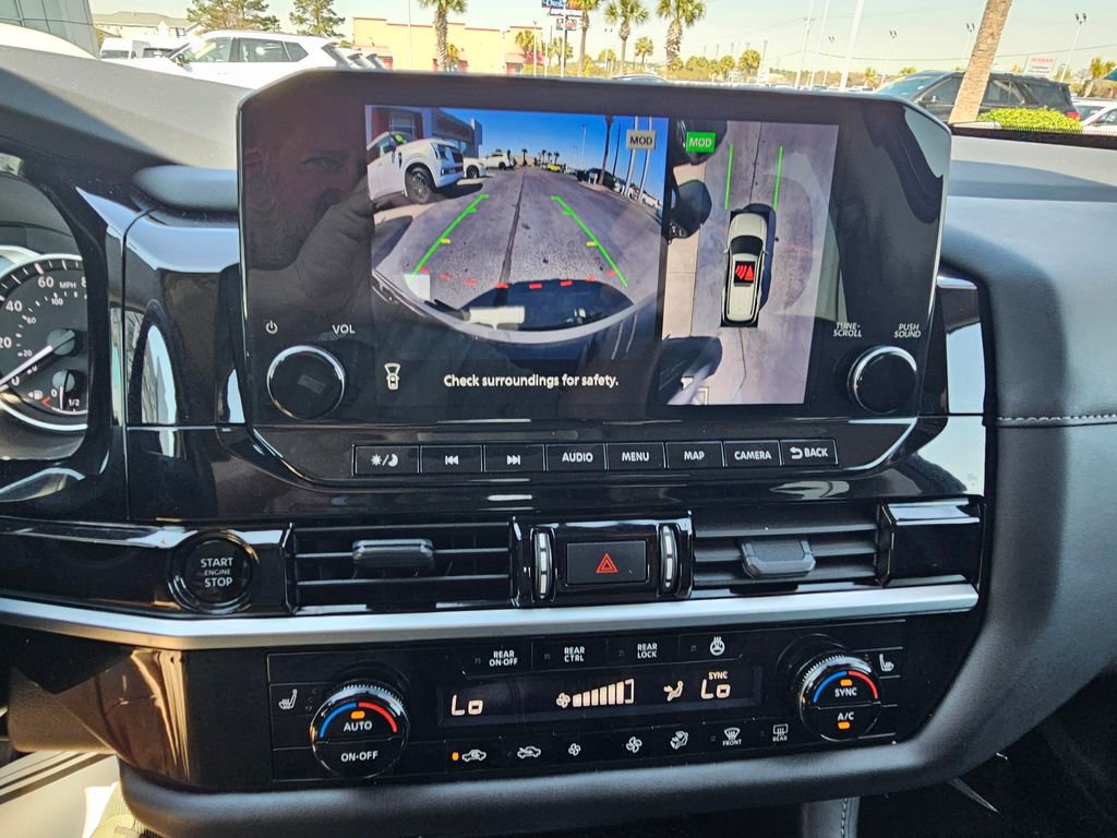 Used 2025 Nissan Pathfinder SL w/ SL Premium Package image 28