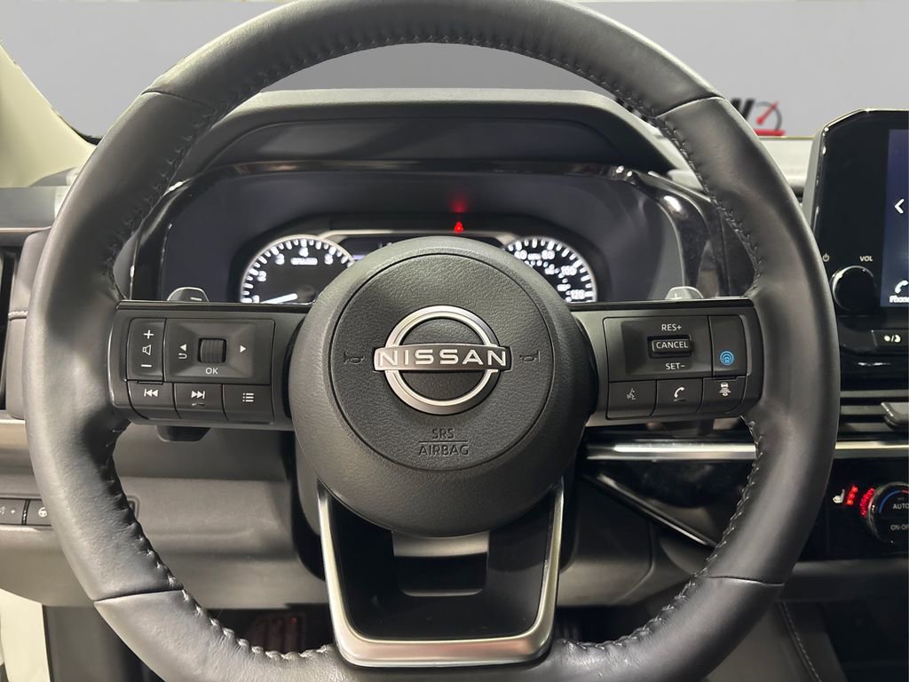 Used 2023 Nissan Pathfinder SL w/ Black Appearance Package image 24