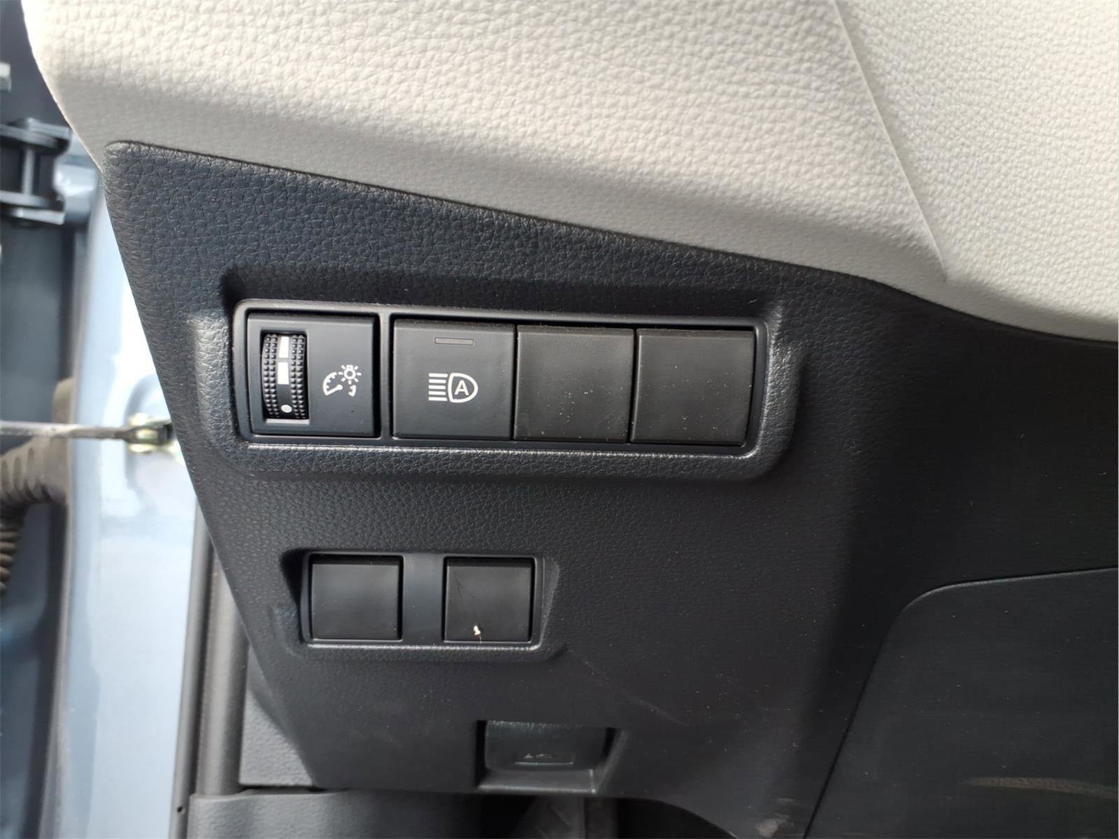 Used 2022 Toyota Corolla Cross LE image 18