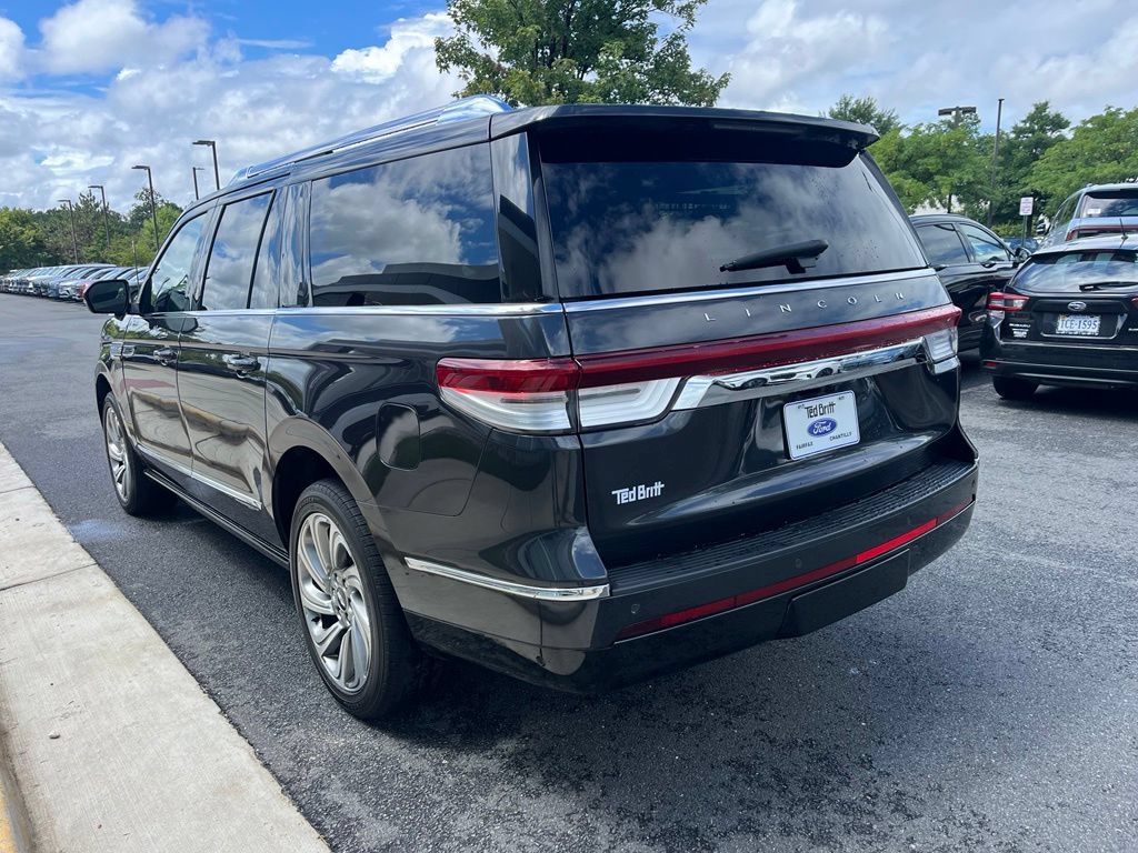 Certified 2023 Lincoln Navigator L Reserve AWD/4WD image 11