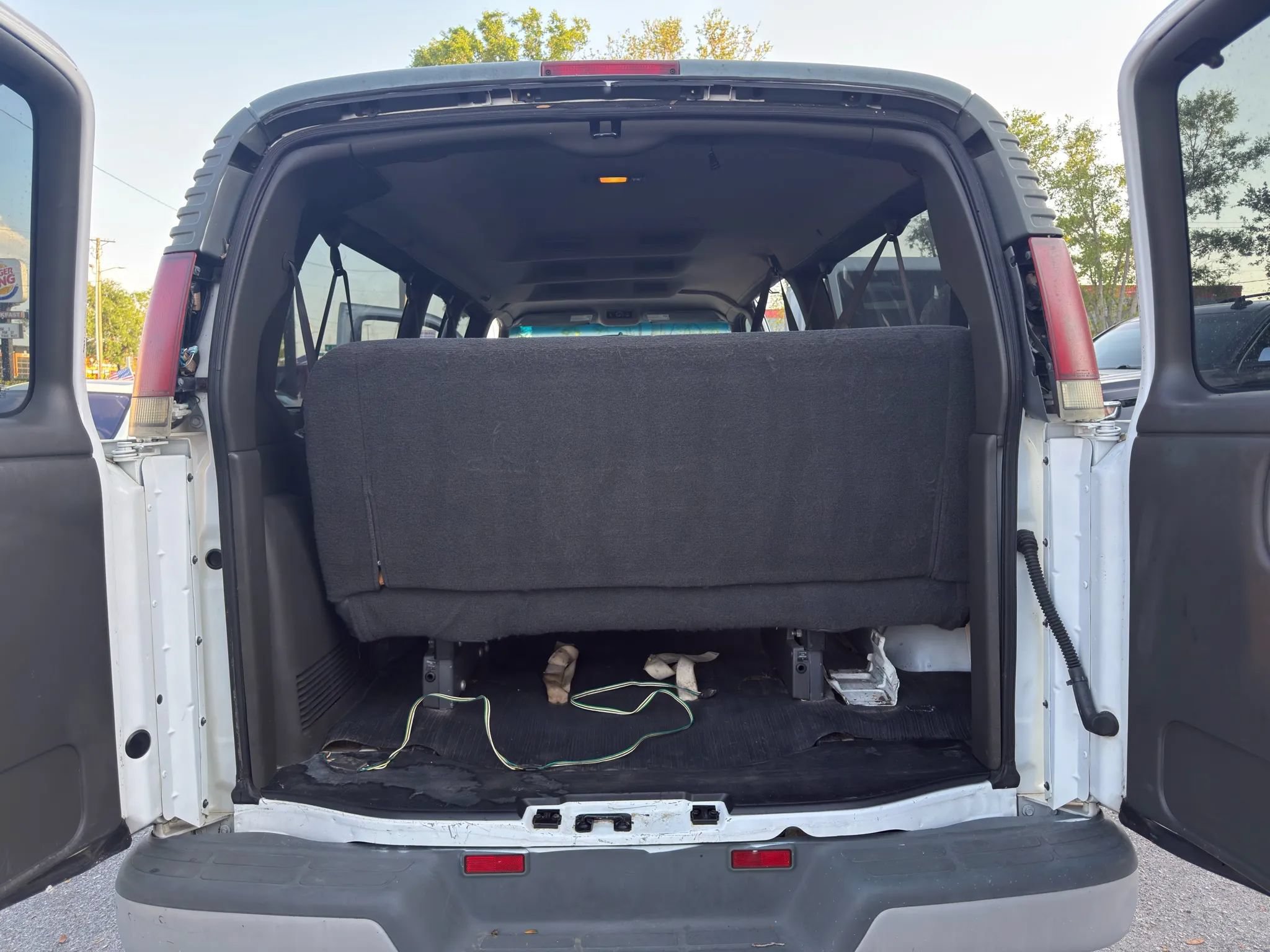 Used 2002 Chevrolet Express 3500 Extended Passenger RWD image 16