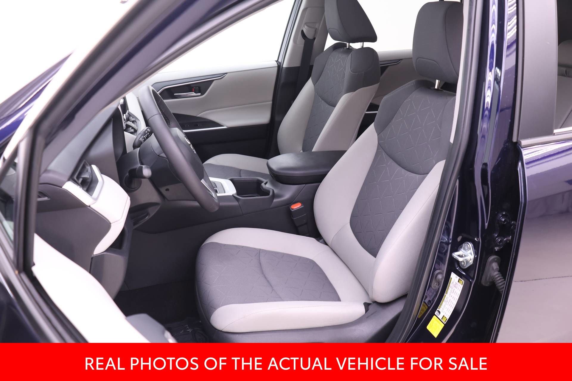 Certified 2023 Toyota RAV4 XLE w/ Convenience Package image 4