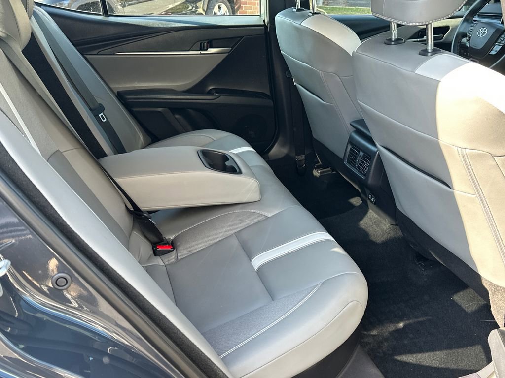 Used 2025 Toyota Camry SE w/ Convenience Package image 13
