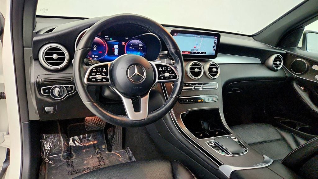 Used 2022 Mercedes-Benz GLC 300 4MATIC w/ Multimedia Package Lite image 11