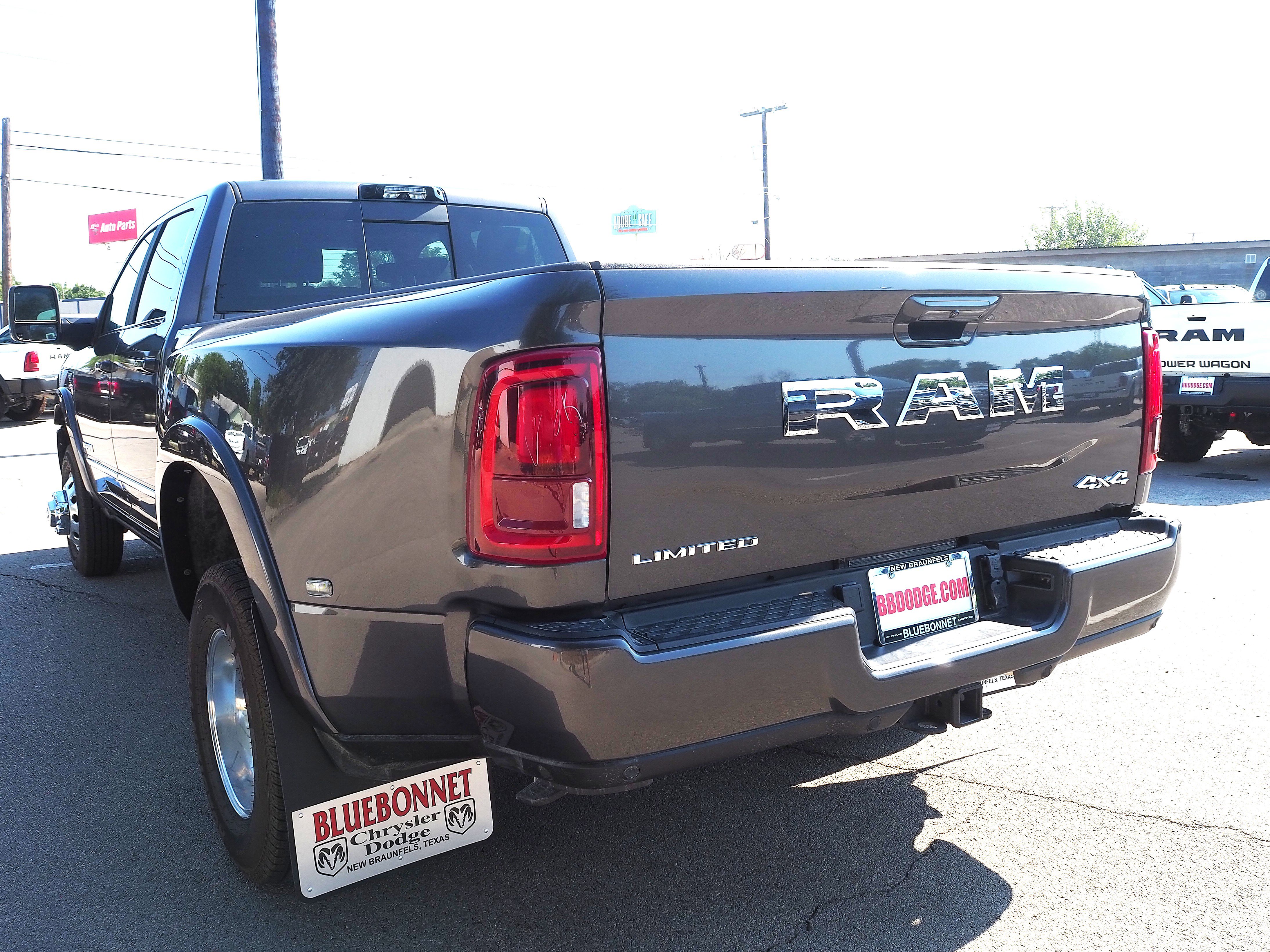 New 2025 RAM 3500 Limited AWD/4WD image 9