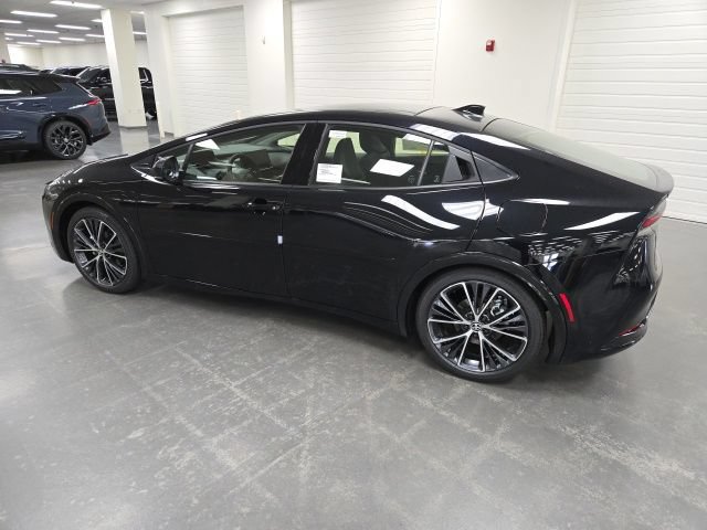 New 2026 Toyota Prius XLE FWD image 3