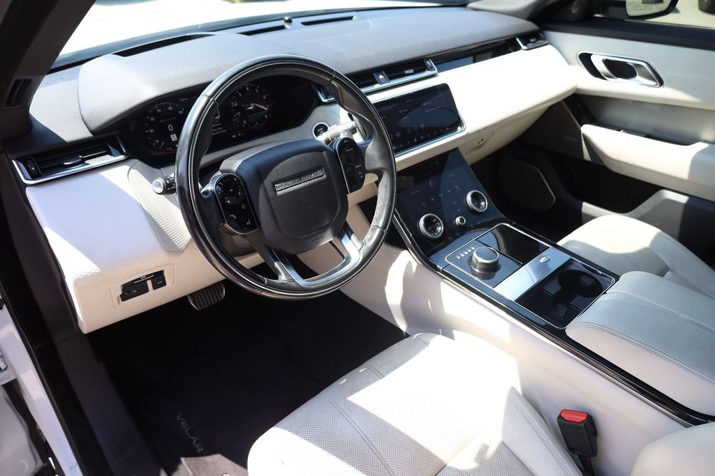 Used 2018 Land Rover Range Rover Velar R-Dynamic SE AWD/4WD image 12