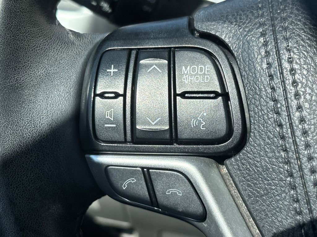 Used 2019 Toyota Highlander XLE image 22