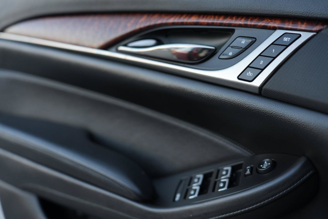 Used 2018 Cadillac CTS Luxury RWD image 27