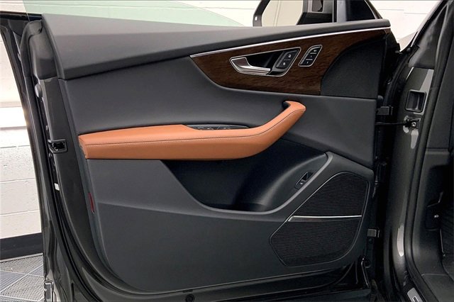 Certified 2025 Audi Q8 Premium Plus image 23