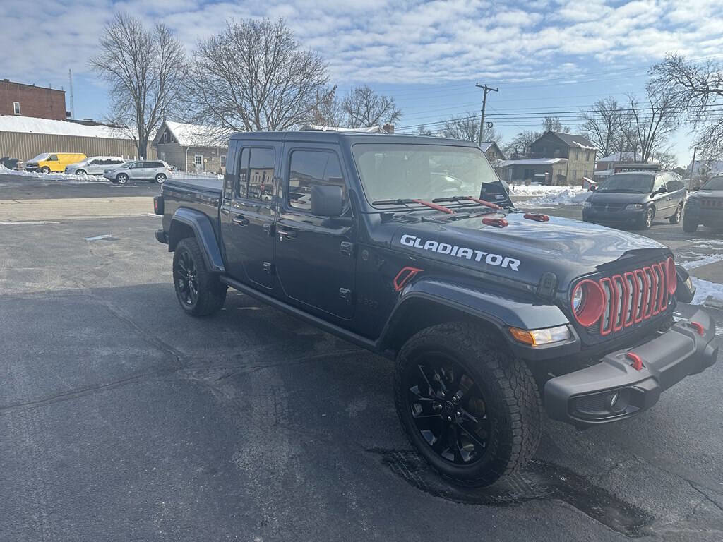 Used 2025 Jeep Gladiator Sport image 7