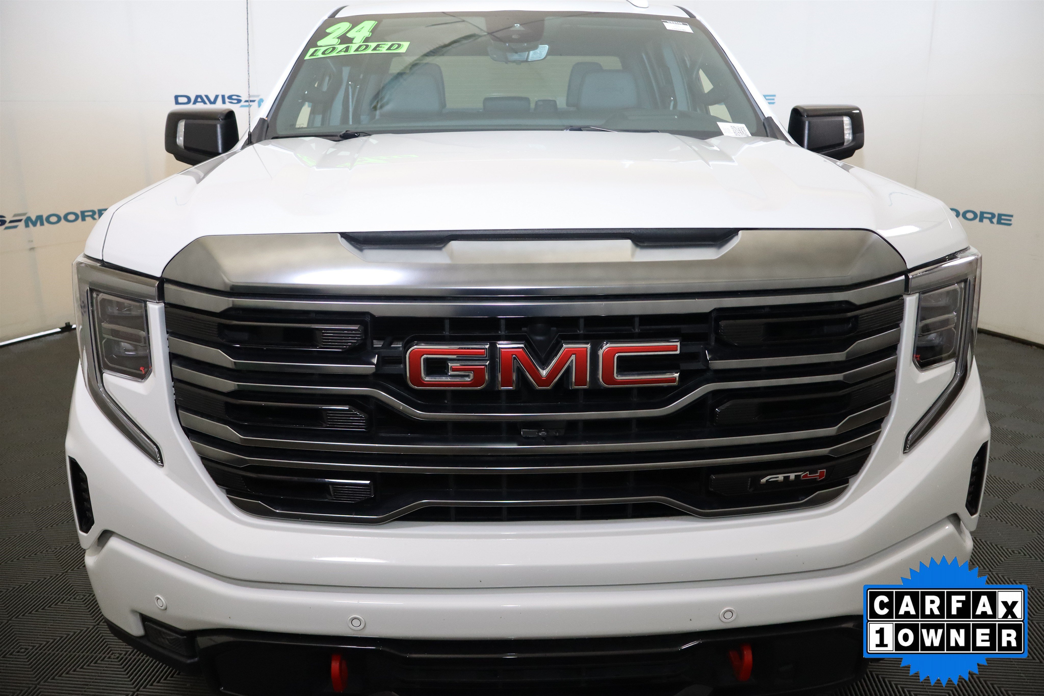 Used 2024 GMC Sierra 1500 AT4 w/ Technology Package AWD/4WD image 14