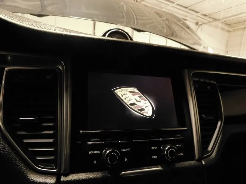 Used 2015 Porsche Macan S AWD/4WD image 27