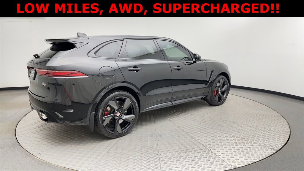 Used 2023 Jaguar F-PACE SVR image 2