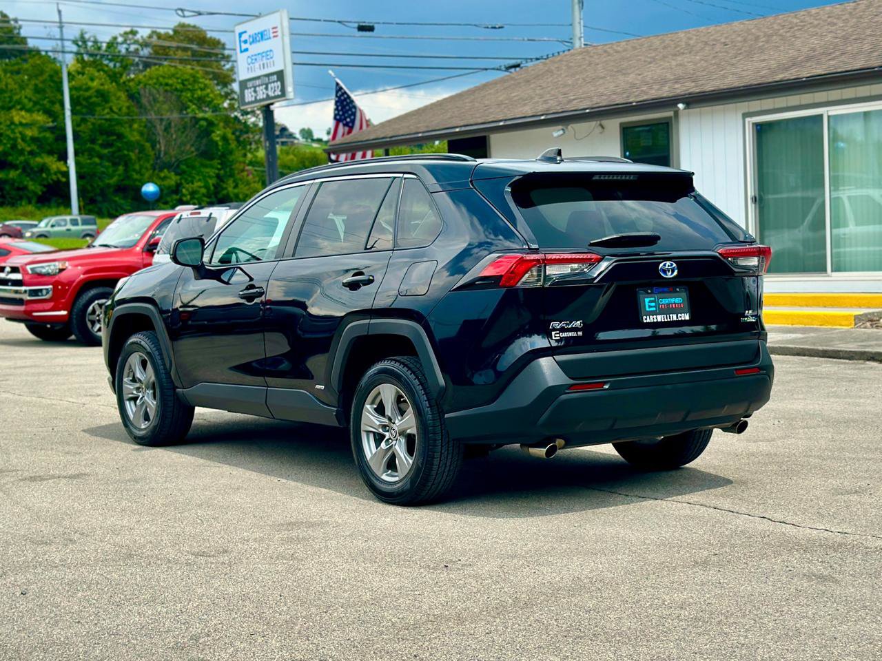 Used 2022 Toyota RAV4 LE AWD/4WD image 18